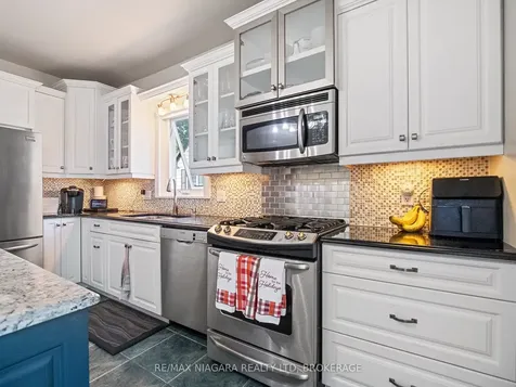 18 Emerick Avenue Fort Erie ON L2A 2W3