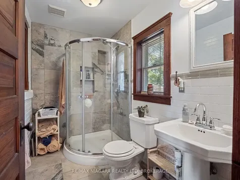 18 Emerick Avenue Fort Erie ON L2A 2W3