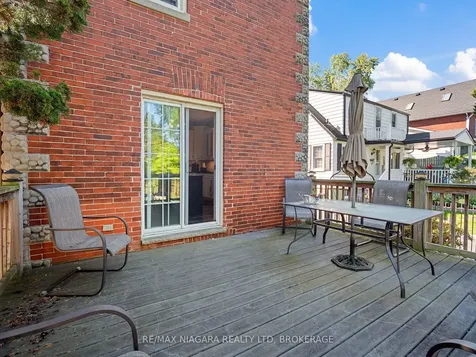 18 Emerick Avenue Fort Erie ON L2A 2W3