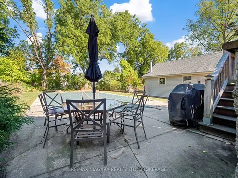 18 Emerick Avenue Fort Erie ON L2A 2W3