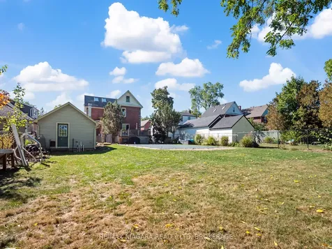 18 Emerick Avenue Fort Erie ON L2A 2W3