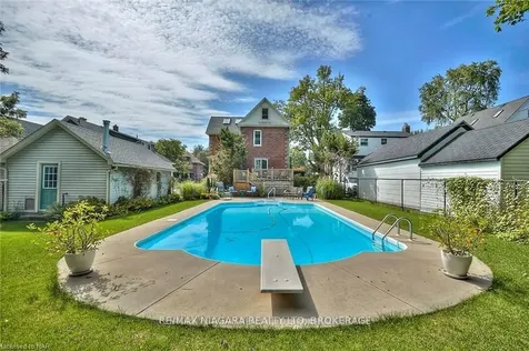 18 Emerick Avenue Fort Erie ON L2A 2W3