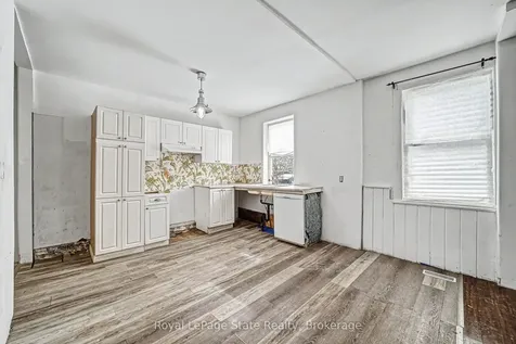 36 River Street Thorold ON L0S 1K0