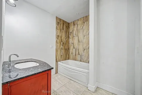 36 River Street Thorold ON L0S 1K0