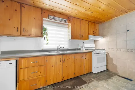 369 5th Concession Road S Addington Highlands ON K0H 1P0