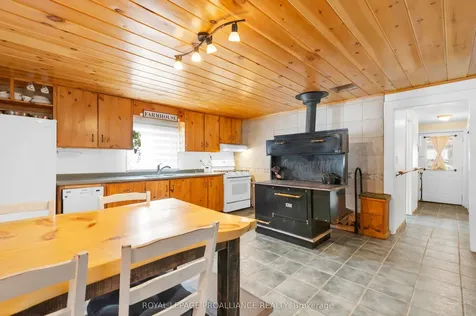 369 5th Concession Road S Addington Highlands ON K0H 1P0