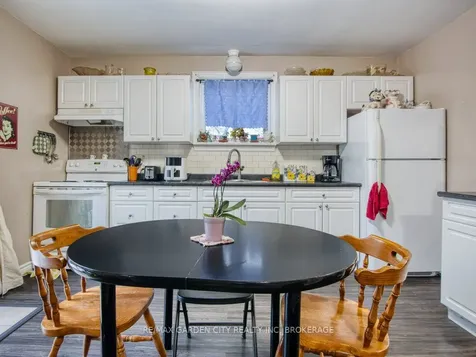 28 Charles Avenue St. Catharines ON L2M 5S9