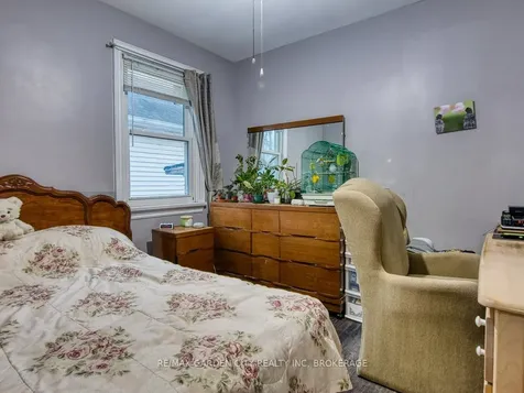 28 Charles Avenue St. Catharines ON L2M 5S9