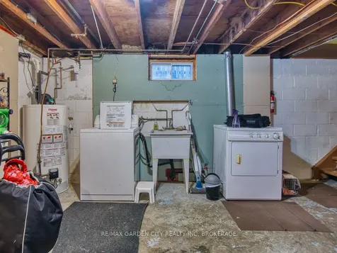 28 Charles Avenue St. Catharines ON L2M 5S9