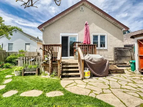 28 Charles Avenue St. Catharines ON L2M 5S9