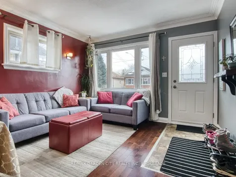 28 Charles Avenue St. Catharines ON L2M 5S9