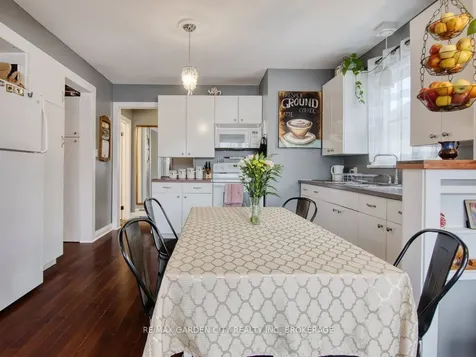 28 Charles Avenue St. Catharines ON L2M 5S9