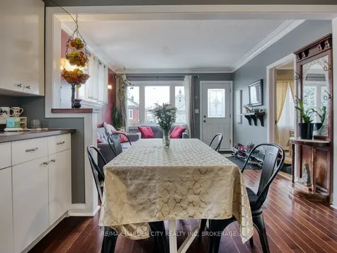 28 Charles Avenue St. Catharines ON L2M 5S9