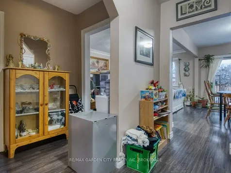 28 Charles Avenue St. Catharines ON L2M 5S9