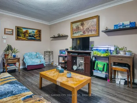 28 Charles Avenue St. Catharines ON L2M 5S9