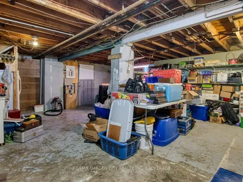 28 Charles Avenue St. Catharines ON L2M 5S9