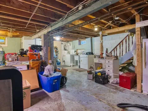 28 Charles Avenue St. Catharines ON L2M 5S9