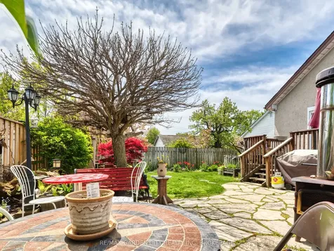 28 Charles Avenue St. Catharines ON L2M 5S9