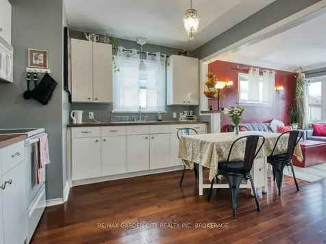 28 Charles Avenue St. Catharines ON L2M 5S9