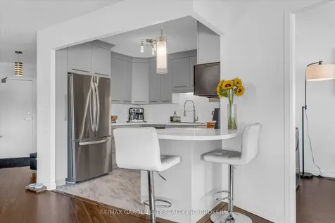 7 Gale Crescent St. Catharines ON L2R 7M8