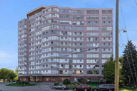 7 Gale Crescent St. Catharines ON L2R 7M8