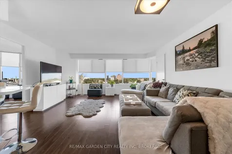7 Gale Crescent St. Catharines ON L2R 7M8