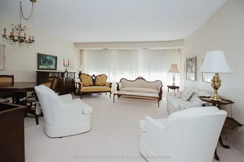 7 Gale Crescent St. Catharines ON L2R 7M8