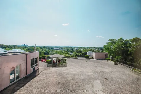 7 Gale Crescent St. Catharines ON L2R 7M8
