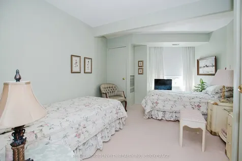 7 Gale Crescent St. Catharines ON L2R 7M8