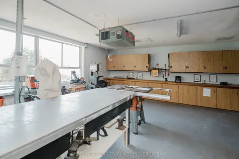 7 Gale Crescent St. Catharines ON L2R 7M8