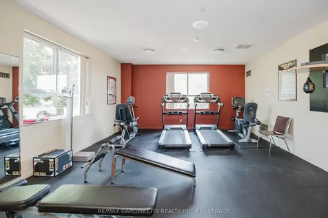 7 Gale Crescent St. Catharines ON L2R 7M8