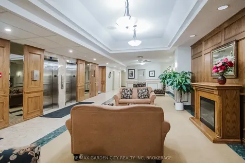 7 Gale Crescent St. Catharines ON L2R 7M8