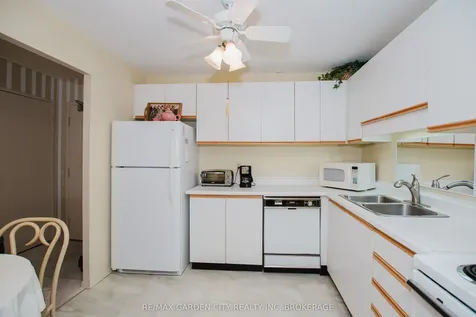 7 Gale Crescent St. Catharines ON L2R 7M8