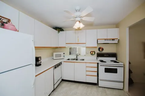 7 Gale Crescent St. Catharines ON L2R 7M8