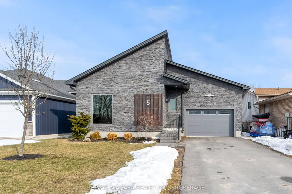5 Heron Pointe Road Port Colborne ON L3K 6A9