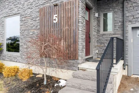 5 Heron Pointe Road Port Colborne ON L3K 6A9