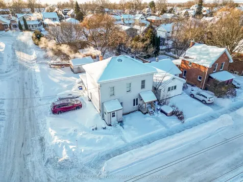 997 Hammond Street North Bay ON P1B 2H6