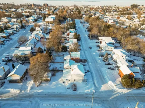 997 Hammond Street North Bay ON P1B 2H6