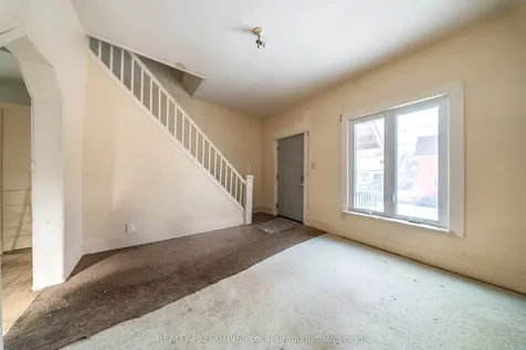 997 Hammond Street North Bay ON P1B 2H6