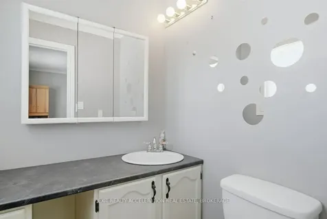 93 Henry Street Greater Napanee ON K7R 3A6