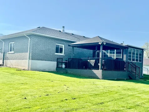 93 Henry Street Greater Napanee ON K7R 3A6