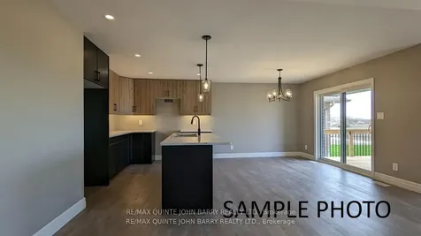 38 Parkland Circle Quinte West ON K8V 0R4
