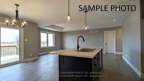 38 Parkland Circle Quinte West ON K8V 0R4