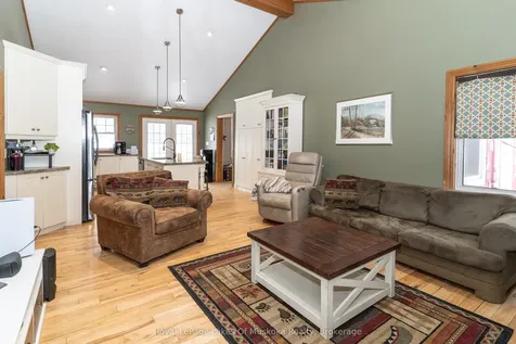 1039 Falkenburg Road Bracebridge ON P1L 1X4