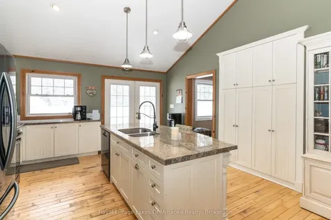 1039 Falkenburg Road Bracebridge ON P1L 1X4