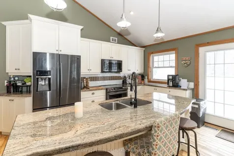 1039 Falkenburg Road Bracebridge ON P1L 1X4