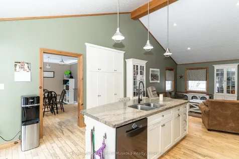1039 Falkenburg Road Bracebridge ON P1L 1X4