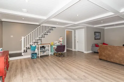 1039 Falkenburg Road Bracebridge ON P1L 1X4