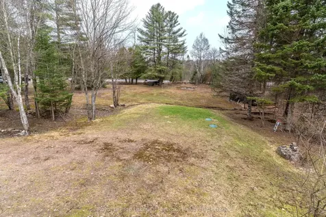 1039 Falkenburg Road Bracebridge ON P1L 1X4