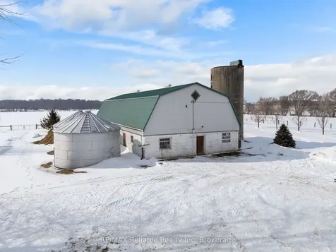 76651 London Road Bluewater ON N0M 1L0